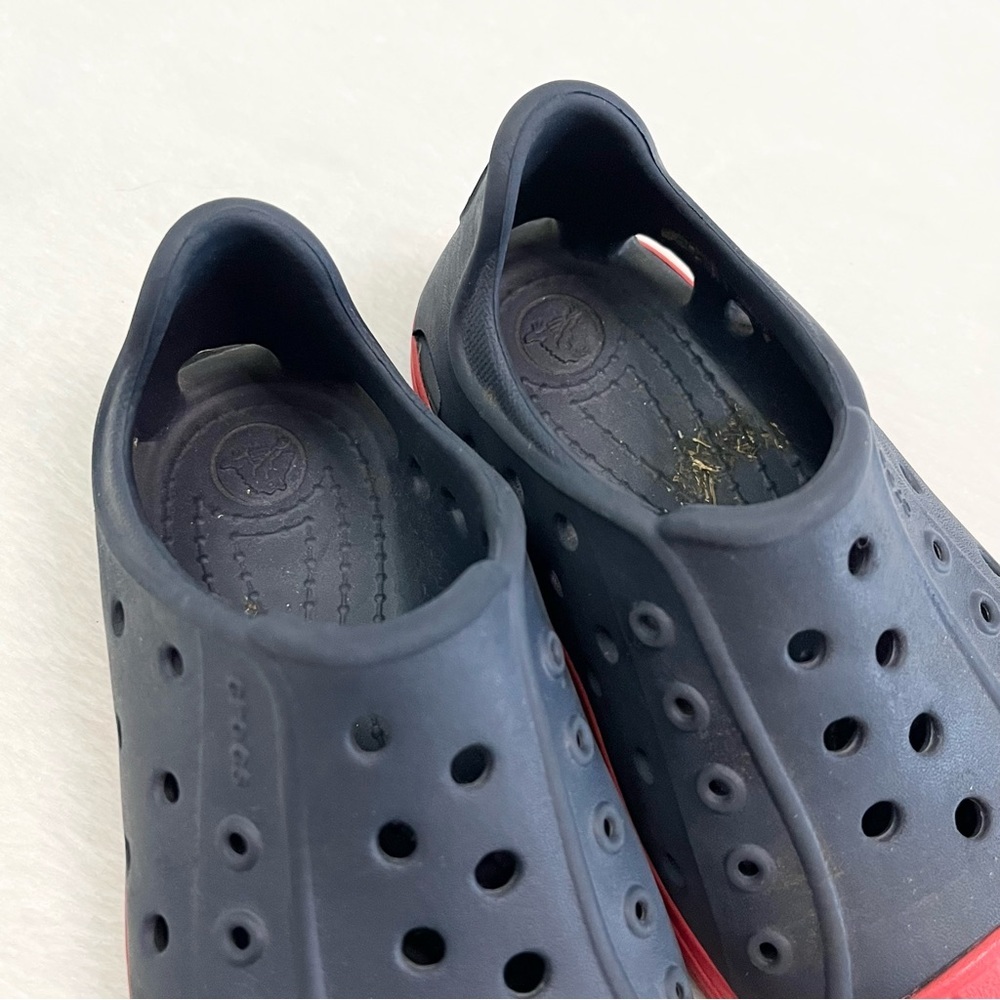 Crocs Navy Blue and Red Bump It Shoes Toddler Size 8c - Picture 5 of 8